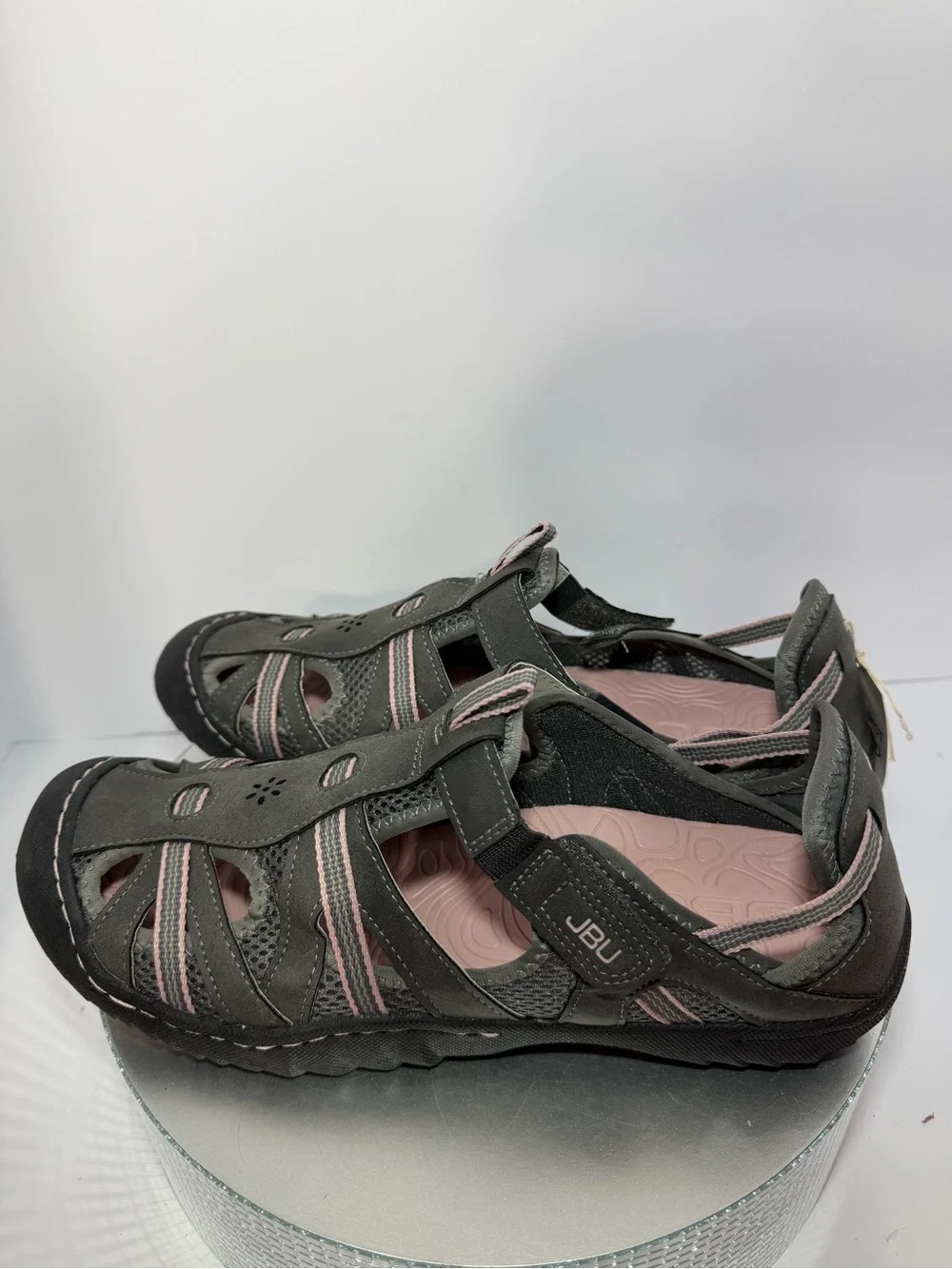 Women Closed-Toe Active Sandal in Gray with Pink Trim size 12 NWT